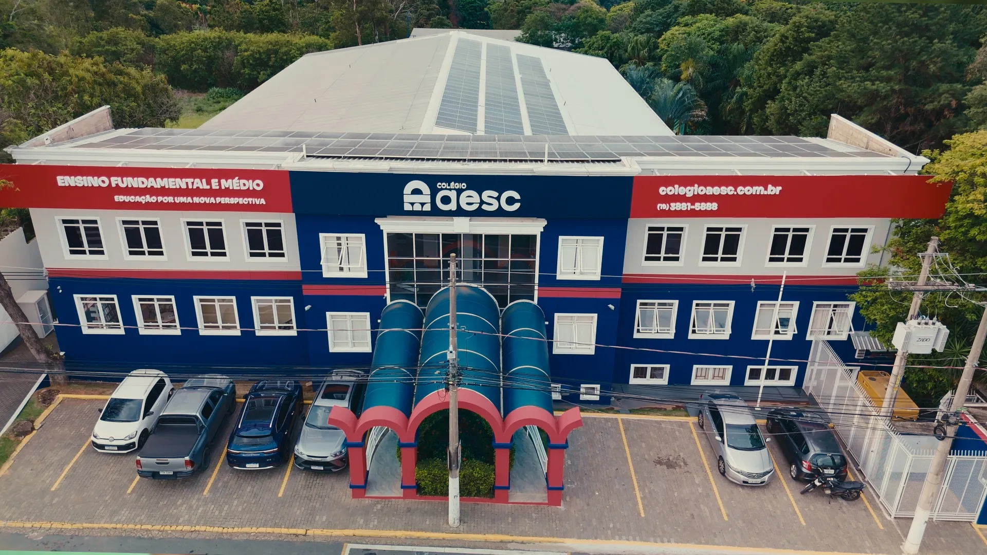 Imagen area da fachada do colégio AESC